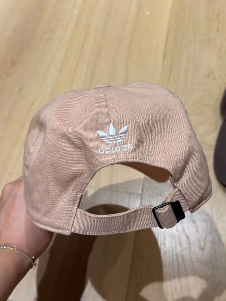Womens baseball hats (Adidas & A&F) - photo 3