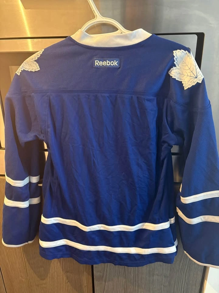 Toronto Maple Leafs Classic Jersey – Reebok (Womens Medium) - photo 2