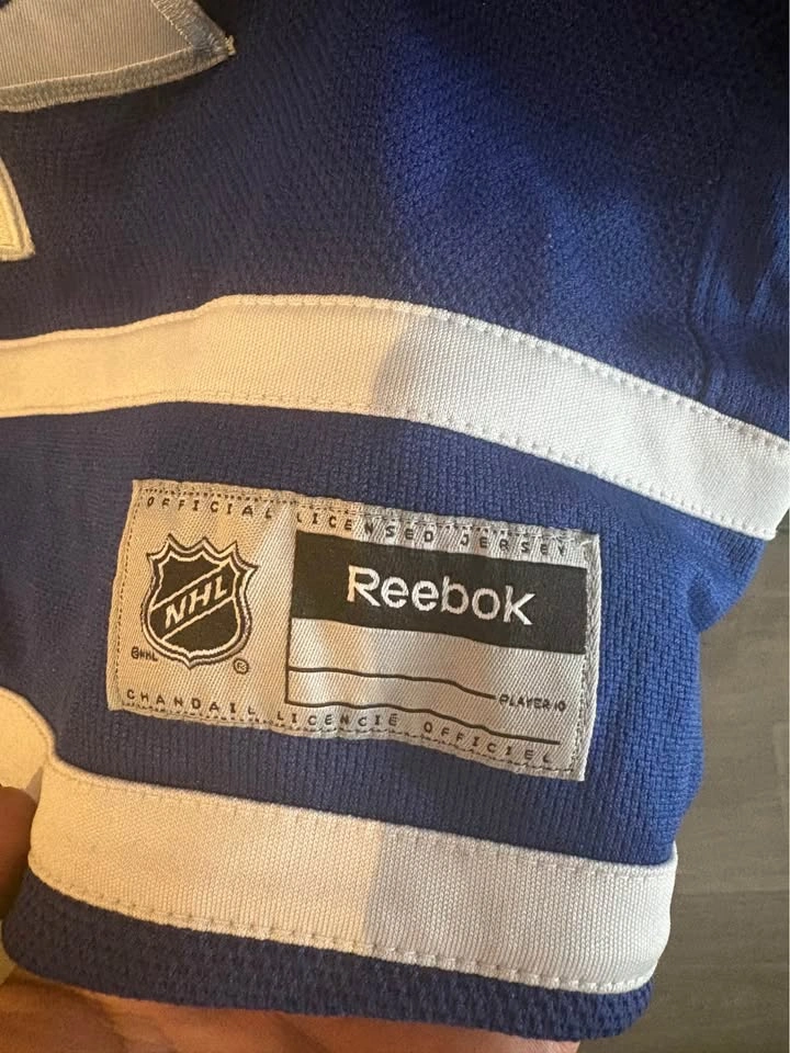 Toronto Maple Leafs Classic Jersey – Reebok (Womens Medium) - photo 4