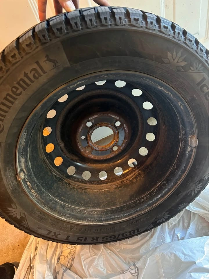 Winter Tires with Rims – 185/65 R15 – Great Condition! - photo 4