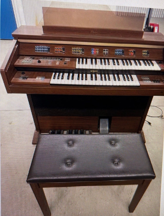 Yamaha Electone FE-40 Dual-Manual Electronic Organ with Bench
