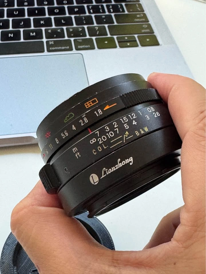 Sony E mount (for A7) Yashica 35mm f/1.8 - photo 4