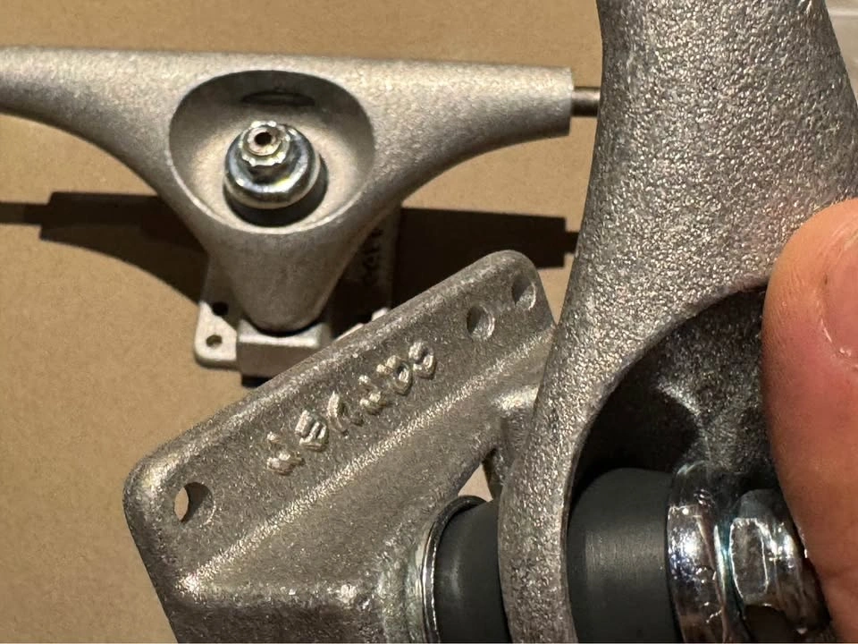 Carver C5 Skateboard Trucks Set - photo 3