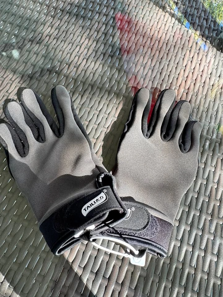 TAILI Cut & Puncture Resistant Gloves – Size M – New