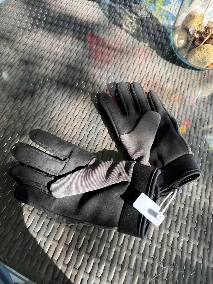 TAILI Cut & Puncture Resistant Gloves – Size M – New - photo 2