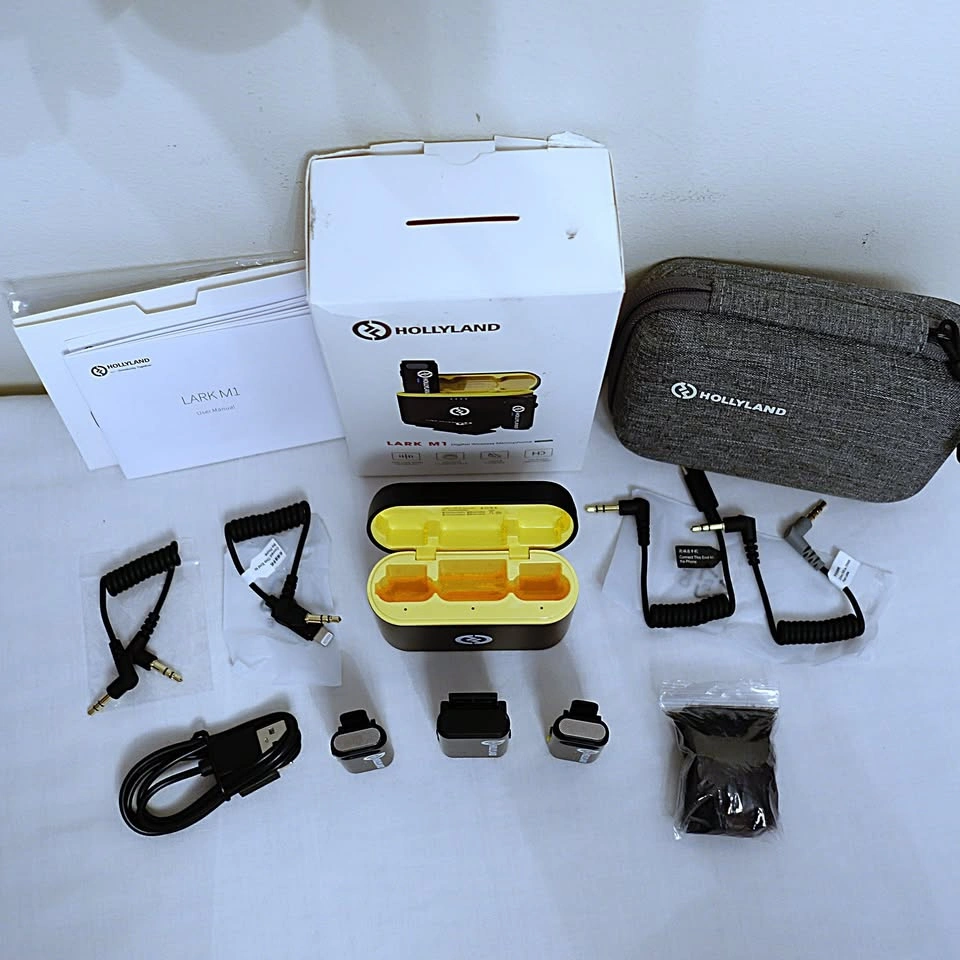 Like New Hollyland Lark M1 Wireless Lavalier Microphone Kit - photo 2