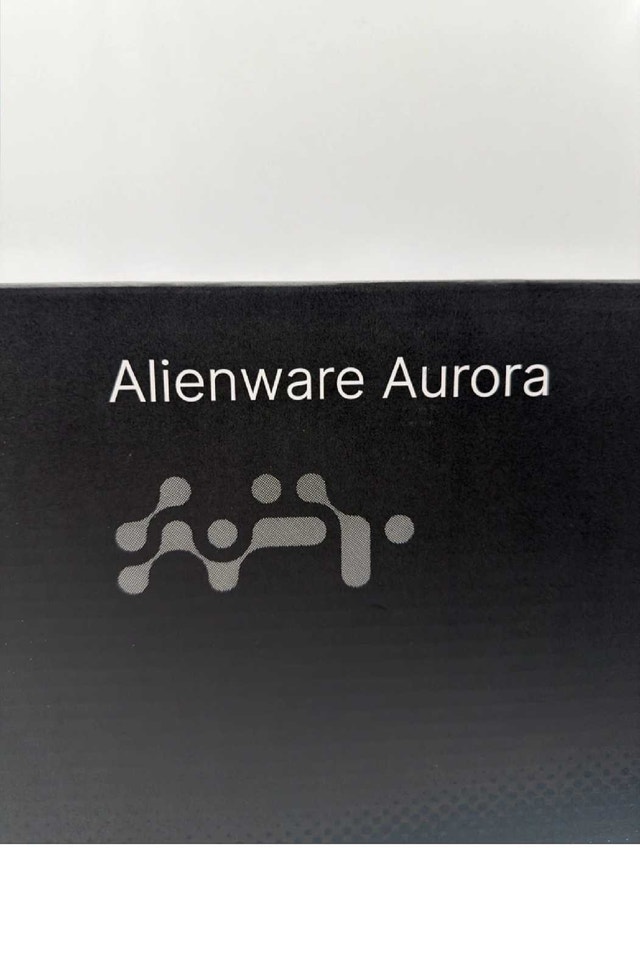 Brand New in Box DELL ALIENWARE 16" AURORA GAMING LAPTOP - photo 2
