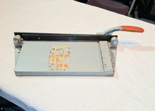 QEP 12 inch Manual Vinyl Tile Cutter - photo 2