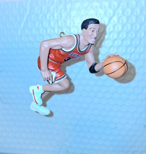 Hallmark Keepsake Ornament Scottie Pippen #33 Chicago Bulls 1999 - photo 4