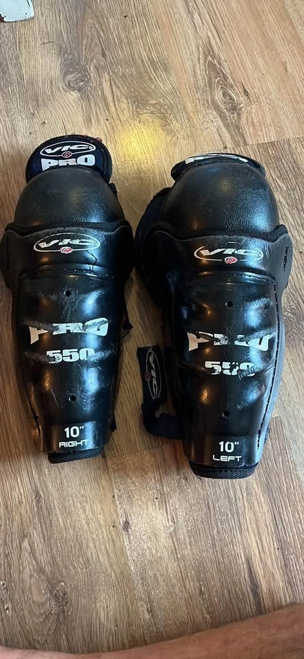 Vic 10” youth hockey shin pads