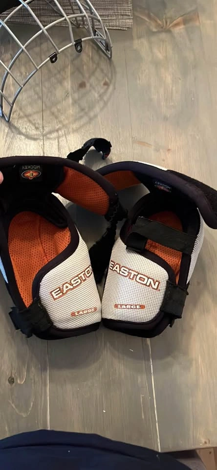 Easton youth large hockey elbow pads - photo 2
