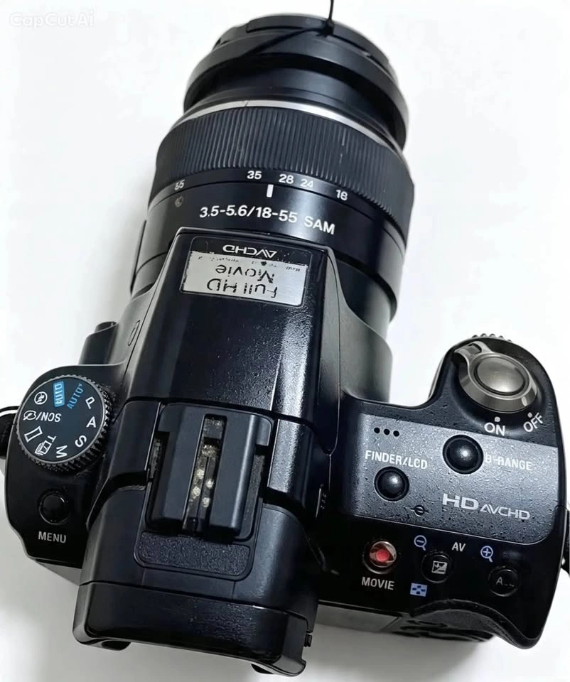 Sony Alpha A35 DSLR Camera Kit with 2 Lenses and Suitcase - photo 2
