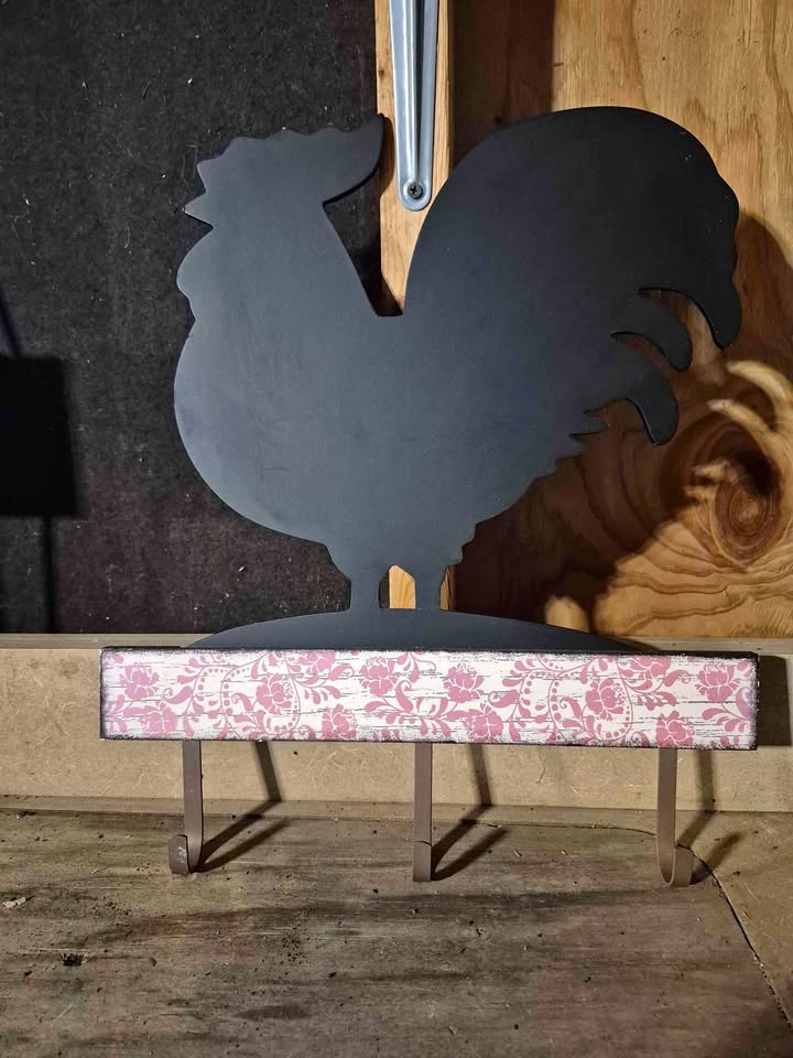 Chicken silhouette with hooks