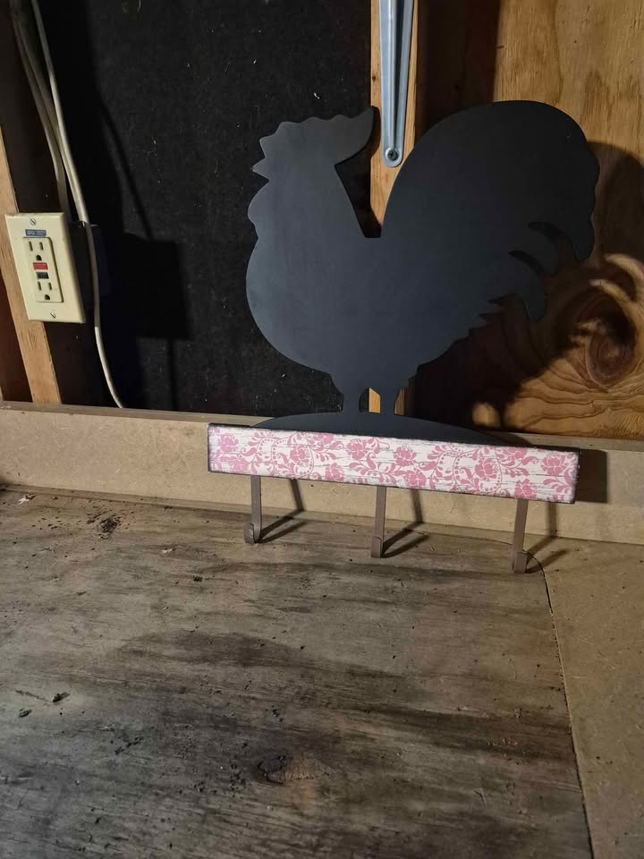 Chicken silhouette with hooks - photo 3