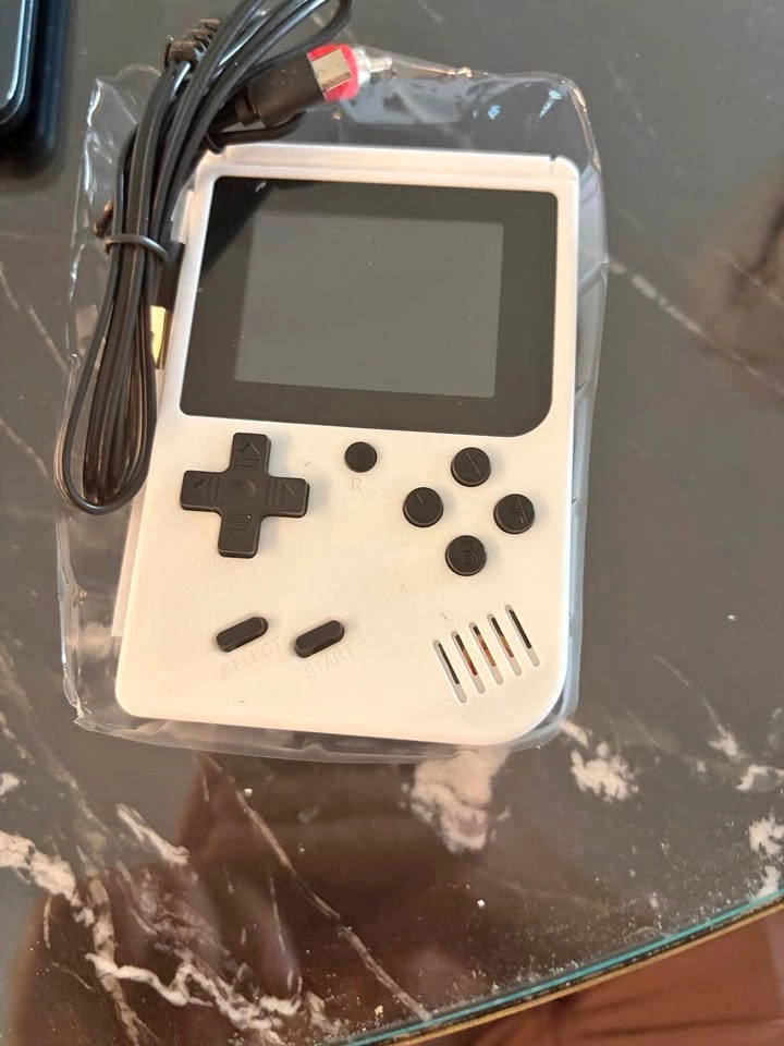 Game Box 400 Preinstalled Games like a gameboy