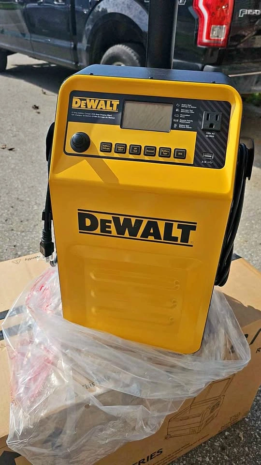DEWALT 70 Amp Battery Charger with 210 Amp Engine Start