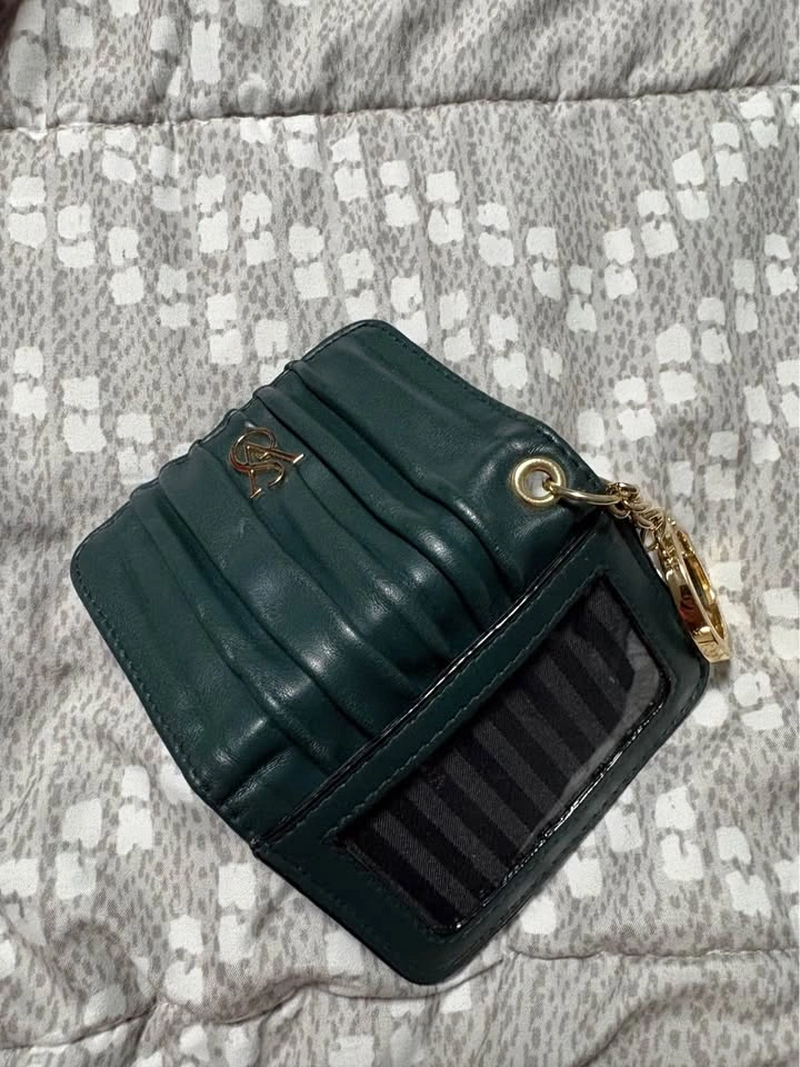 Victoria's Secret Green Pleated Card Case Wallet - photo 2