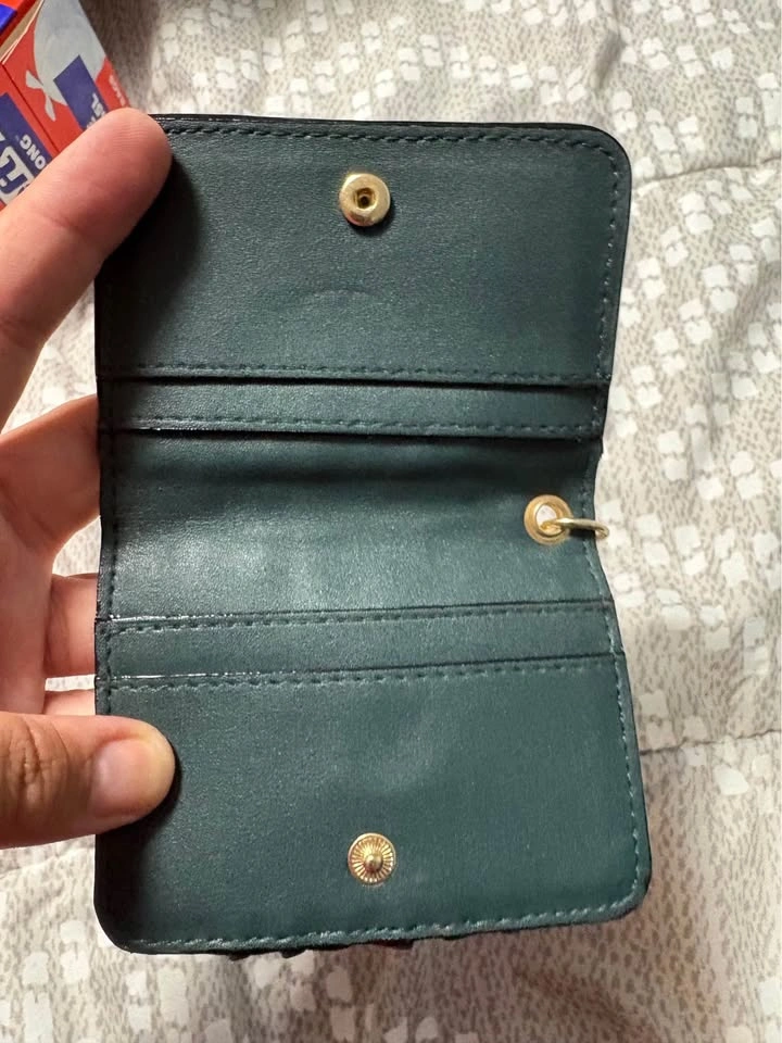 Victoria's Secret Green Pleated Card Case Wallet - photo 3