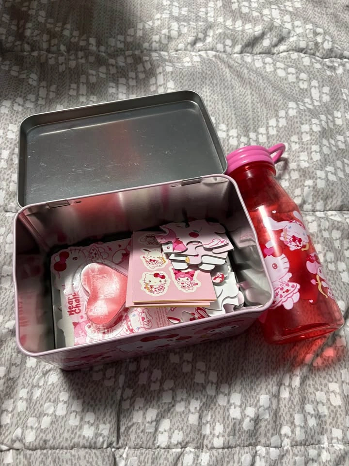 Hello kitty - photo 2
