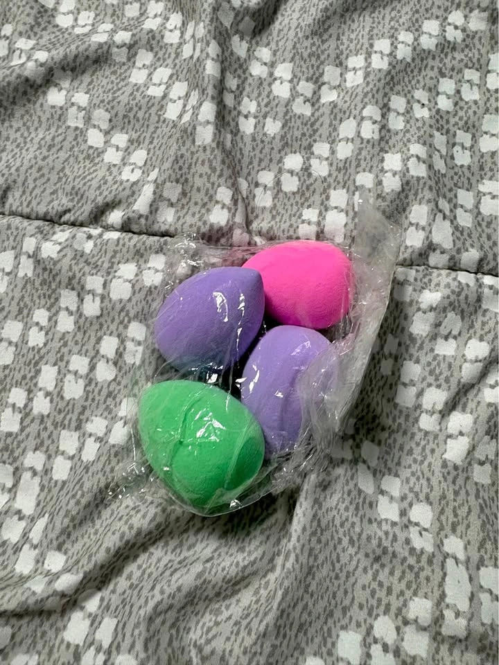 Bulk Makeup Sponge Set with Holders