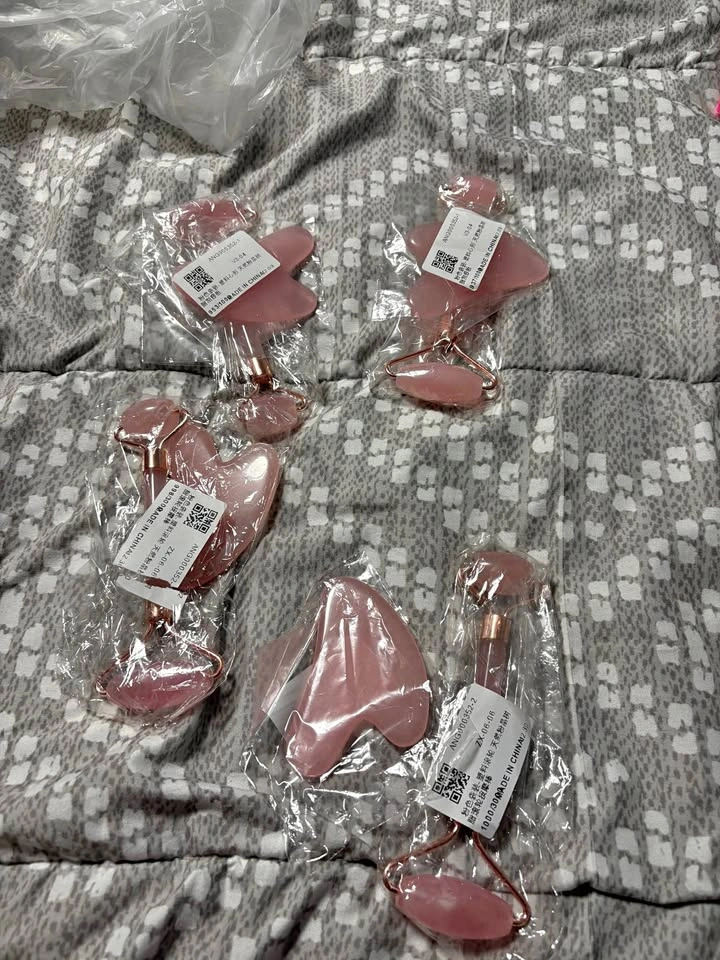 Rose Quartz Facial Roller and Gua Sha Set