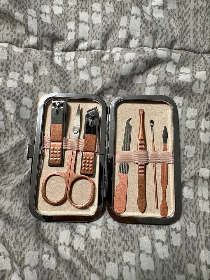 Rose Gold 7-Piece Manicure Set with Case