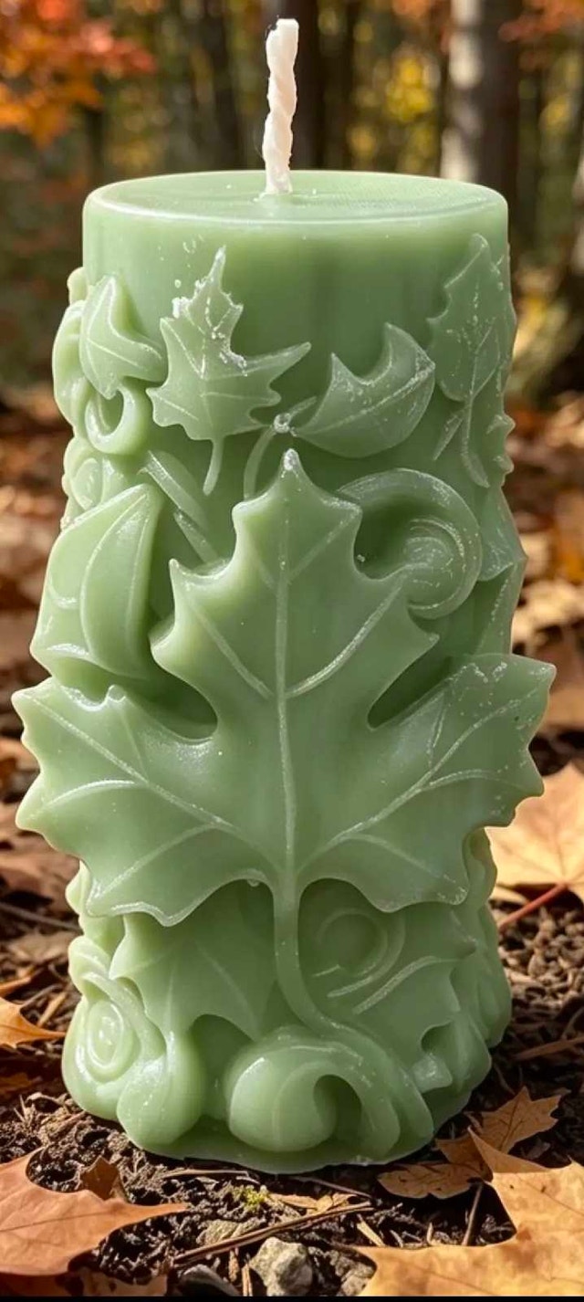 Handcrafted Maple Leaf Decorative Candle 12cm - photo 4