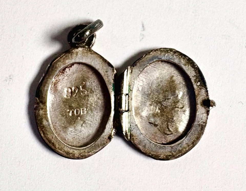 Vintage Sterling Silver 925 Oval Locket Pendant
