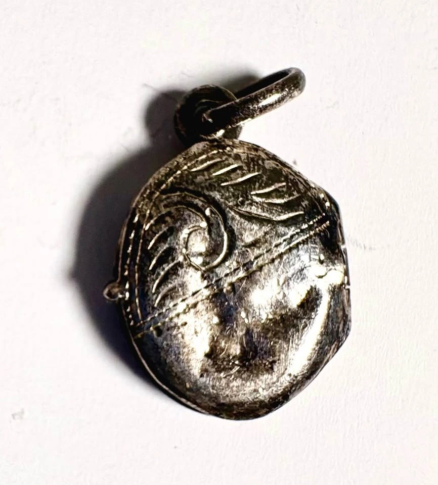 Vintage Sterling Silver 925 Oval Locket Pendant - photo 4