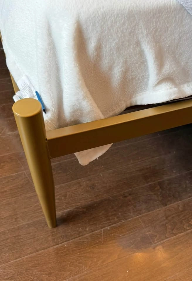 Metal Platform Bed - Twin size - photo 2