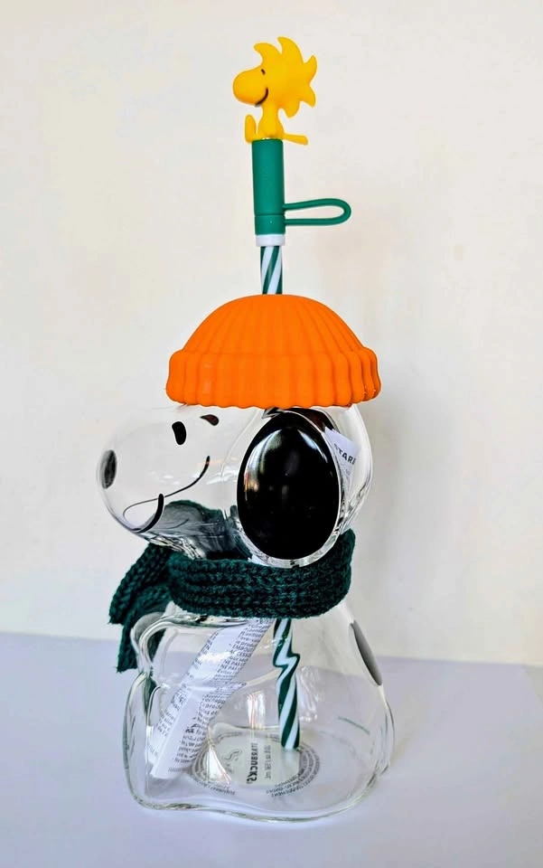 Brand New Starbucks x Peanuts Snoopy Glass Cold Cup