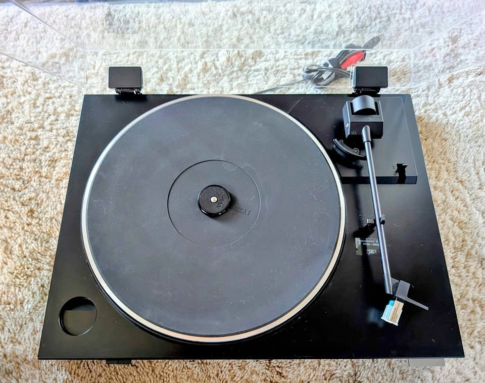Vintage 1980s Akai AP-A100 Turntable