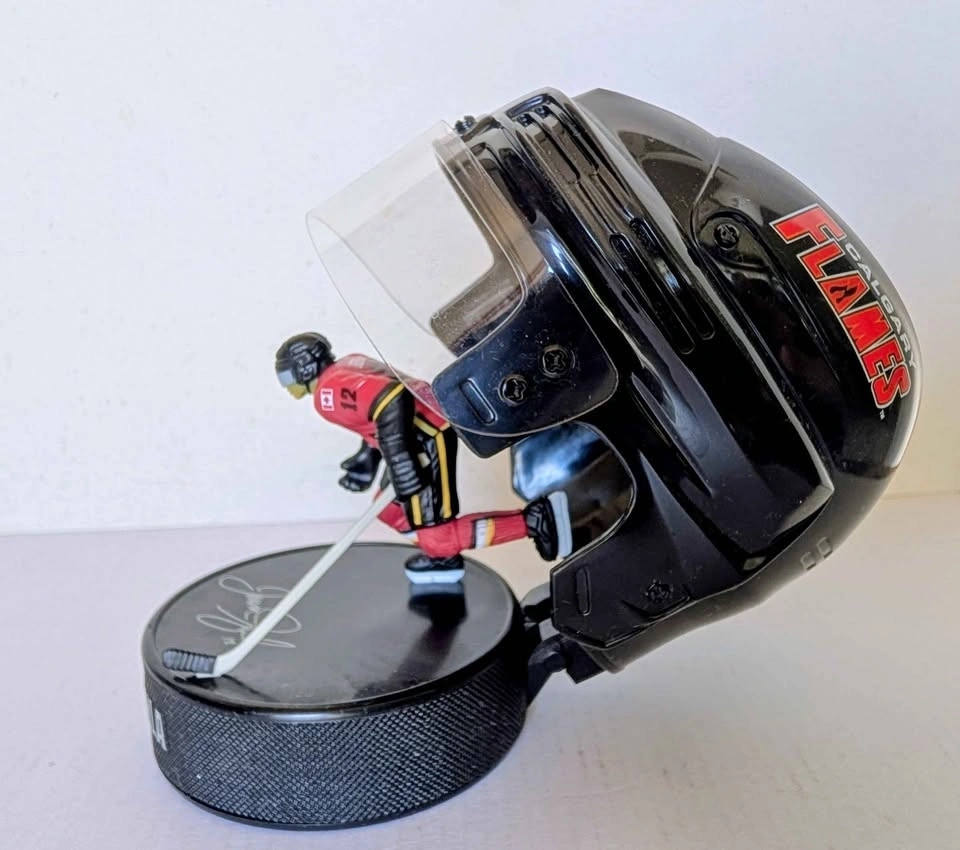 2009 McDonald's Jarome Iginla Calgary Flames Mini Helmet Action - photo 2
