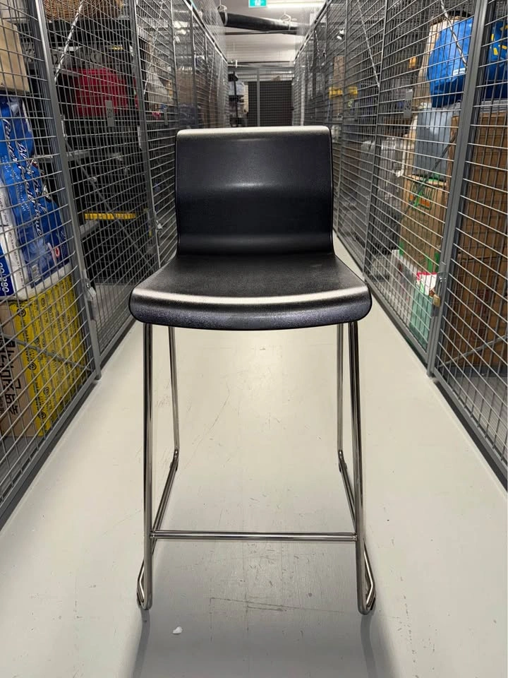 Set of 4 Geometric Pattern Dining Chairs and 1 Black Bar Stool - photo 5
