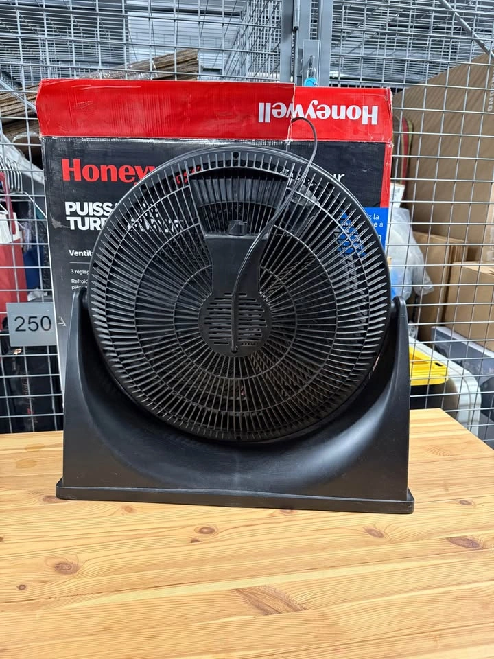 Honeywell Turbo Force Power Air Circulator Fan - photo 3
