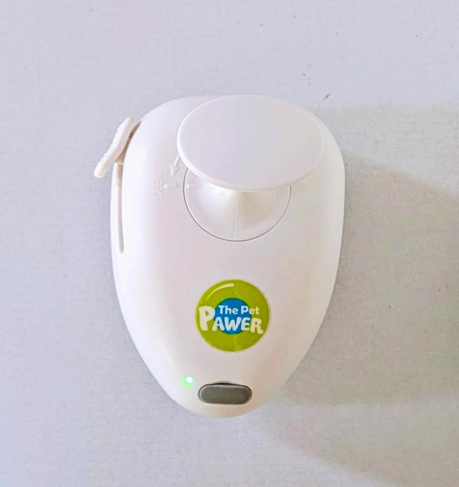The Pet Pawer Pet Spray Self-Cleaning Hair Removal Comb