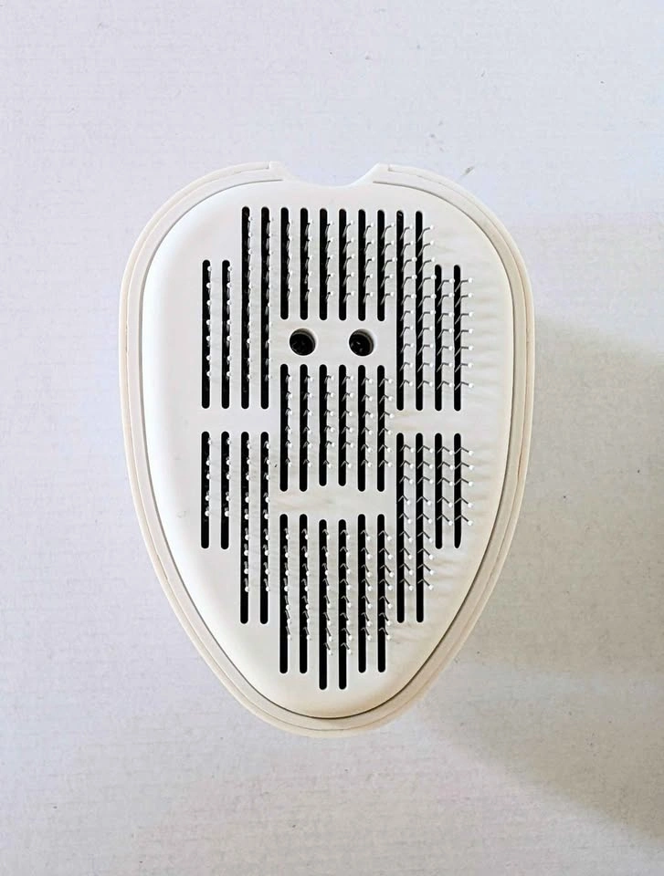 The Pet Pawer Pet Spray Self-Cleaning Hair Removal Comb - photo 2