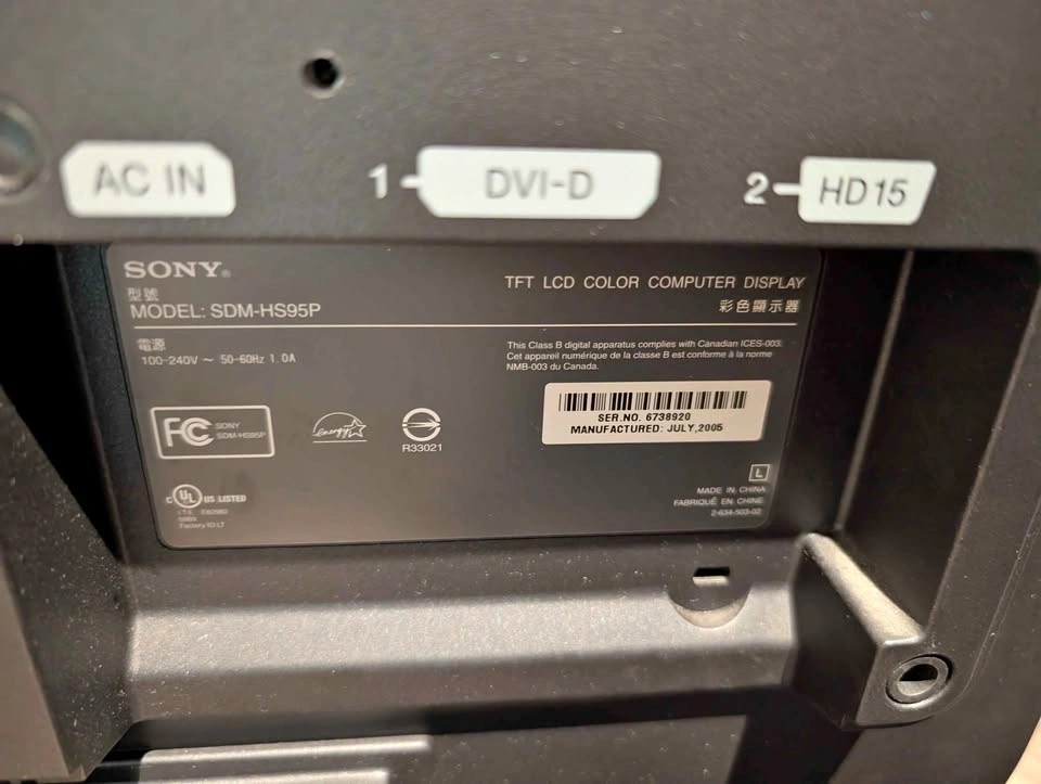 Sony SDM-HS95P Computer Monitor 19inch