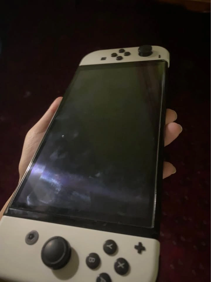 Nintendo Switch OLED + 2 Controllers + 2 Games + 84GB SD - photo 2