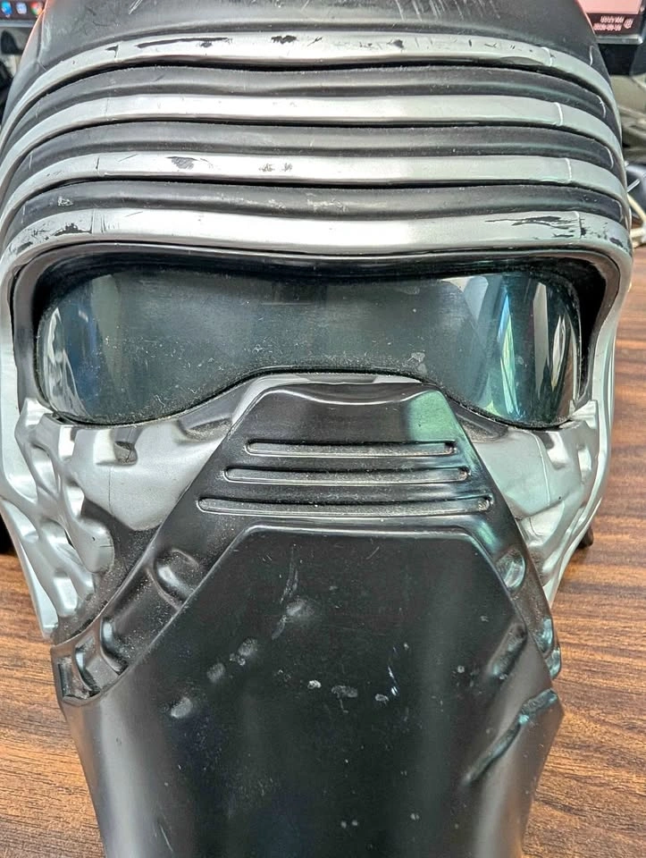 Disney Store Kylo Ren Voice Changer Mask