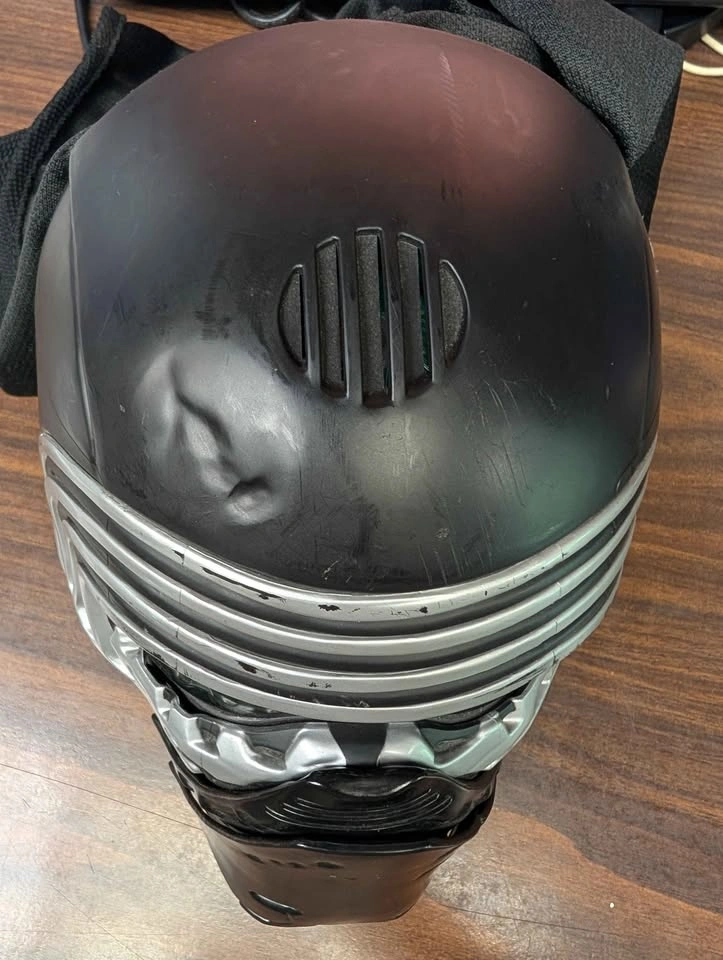 Disney Store Kylo Ren Voice Changer Mask - photo 3