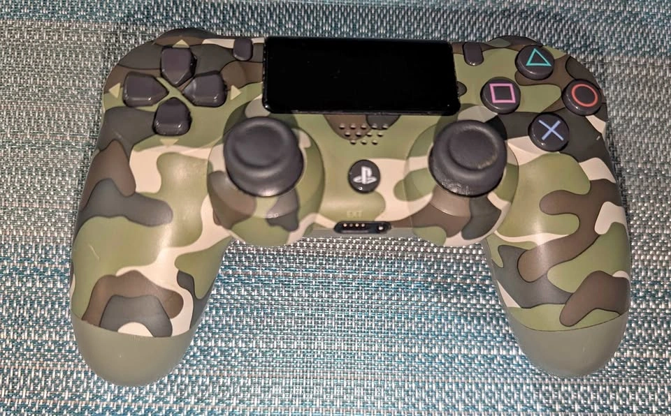Sony DualShock 4 Wireless Controller - Green Camouflage