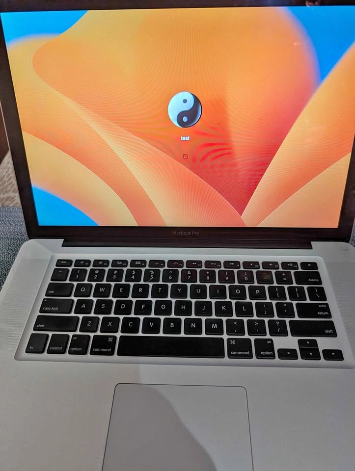 Apple MacBook Pro 500GB Laptop