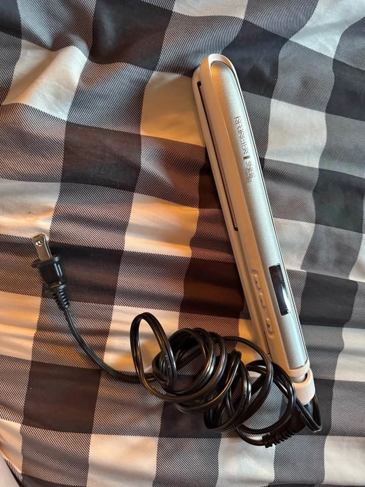 Remington Shine Therapy Hair Straightener
