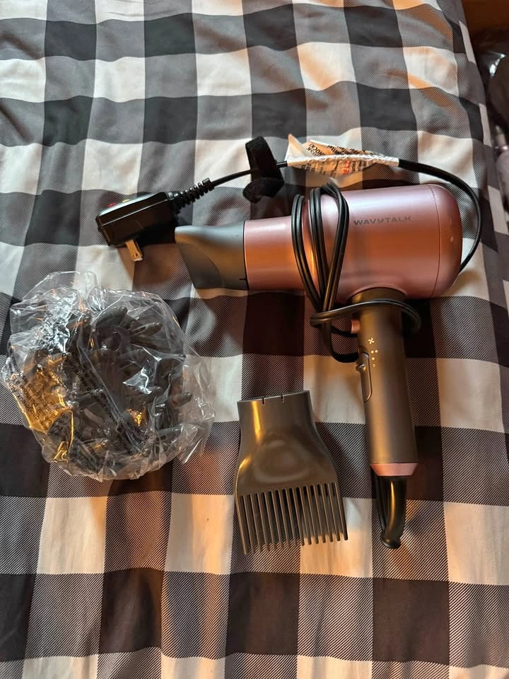 Wavytalk Hair Dryer with Attachments
