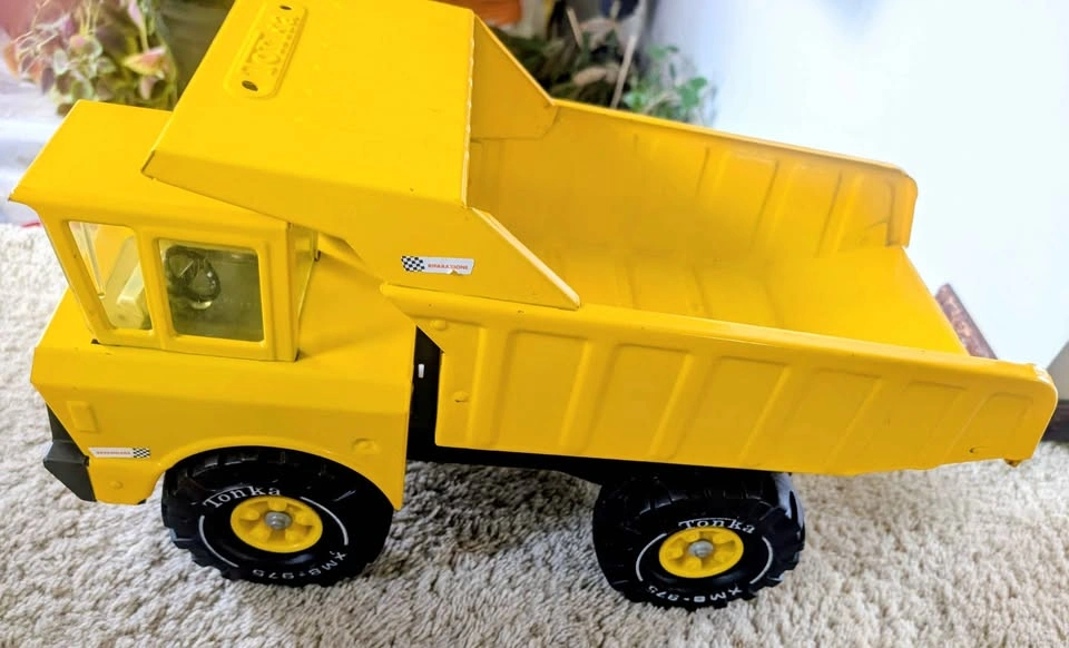 Vintage 1973–1974 Mighty Tonka Dump Truck (#3900) - photo 2