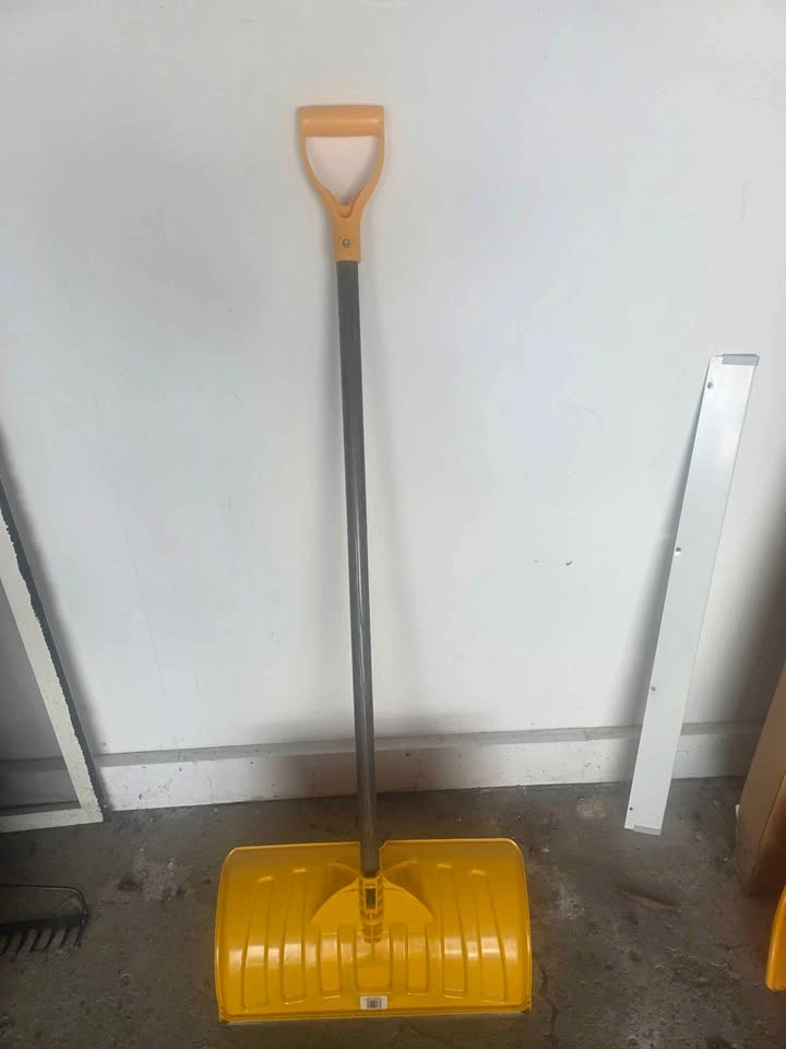 Garant Alpine Series Yellow Snow Pusher with Steel Edge - photo 3