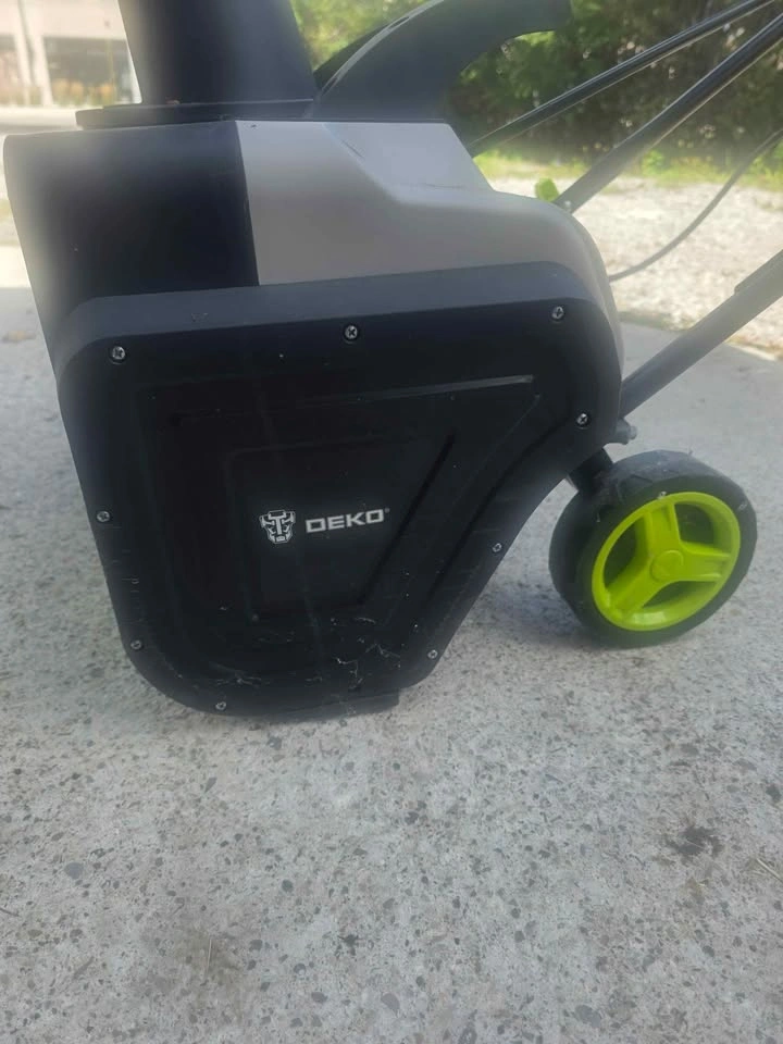 DEKO 20-Inch 15-Amp Electric Snow Blower (Like New) - photo 2