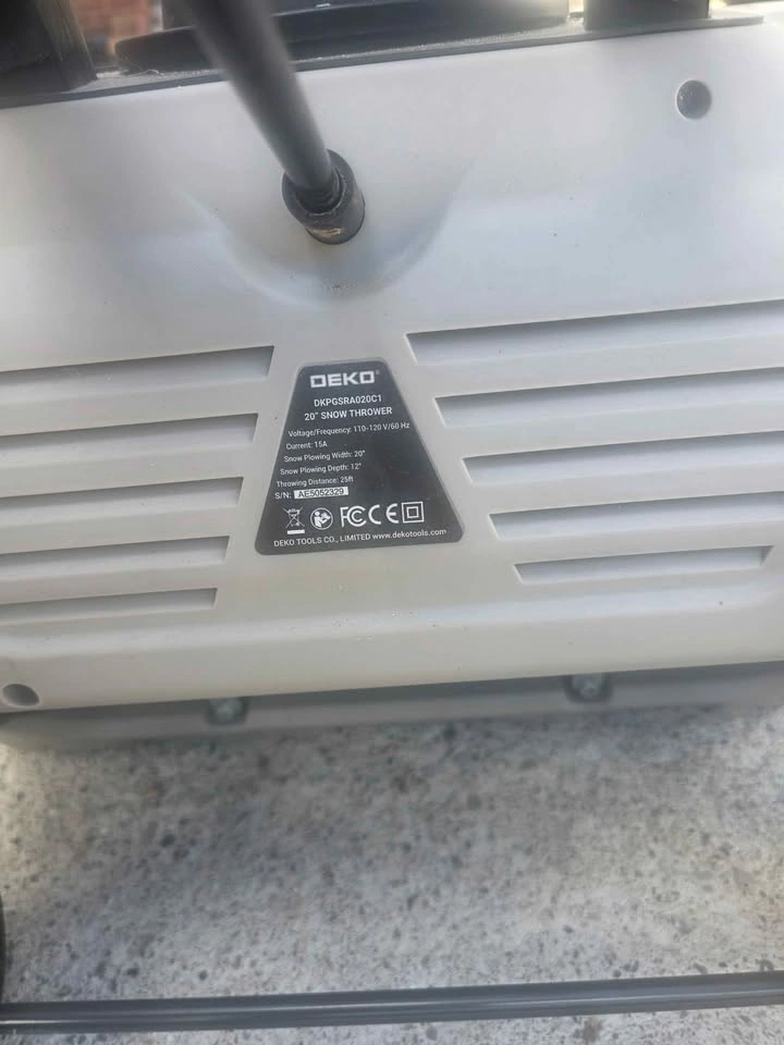 DEKO 20-Inch 15-Amp Electric Snow Blower (Like New) - photo 3