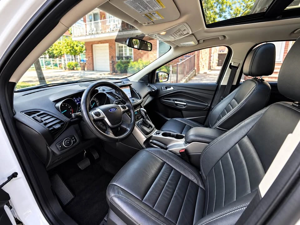 2016 Ford Escape SE Sport Utility 4D - photo 4